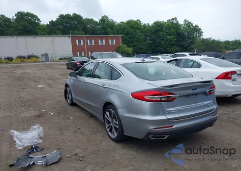 2020 Ford Fusion Titanium z USA, uszkodzony, nr VIN 3FA6P0D99LR117245